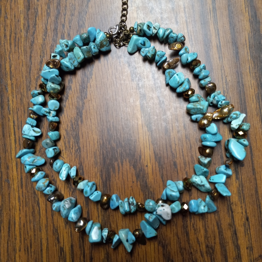 Women's Turquoise/Fresh Water Necklace.